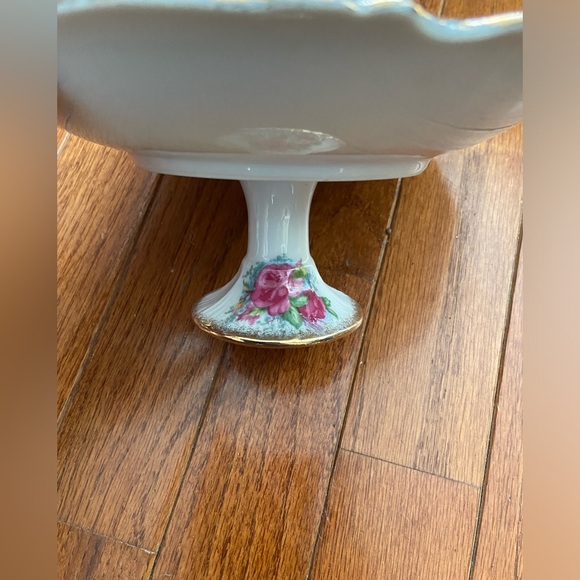 Vintage Pedestal Plate/Cake Plate. Rose Motif. - Picture 4 of 4